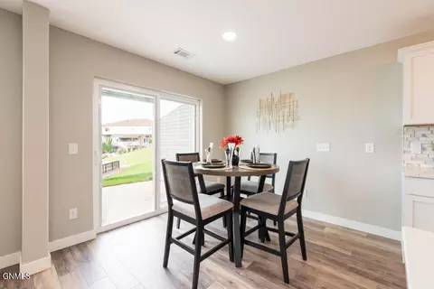 Dining - 2009 Pirates Loop SE, Mandan, ND 58554 photo 1 of 1