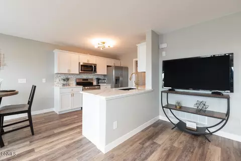 Kitchen - 2009 Pirates Loop SE, Mandan, ND 58554 photo 1 of 3