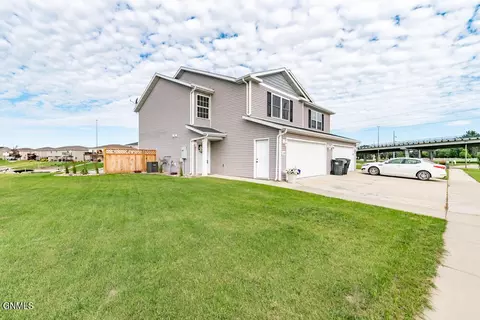 Exterior - 2009 Pirates Loop SE, Mandan, ND 58554 photo 1 of 4
