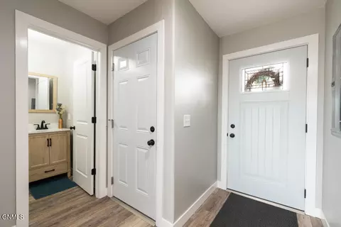 Entry Way - 2009 Pirates Loop SE, Mandan, ND 58554 photo 1 of 3