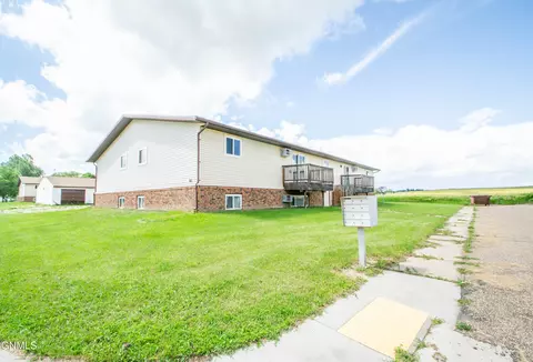 100 11th St NW, Hazen, ND 58545