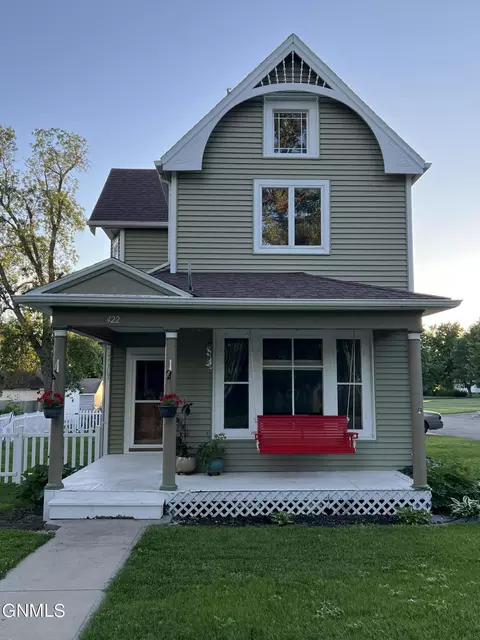 422 Main St N, Lamoure, ND 58458
