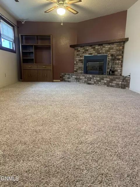 1006 Sunset Place Pl, Bowman, ND 58623 photo 7