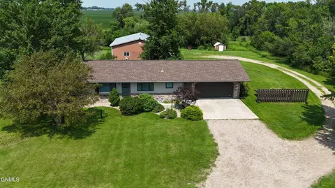10827 88th St SE, Oakes, ND 58474
