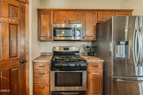 Kitchen - 4819 Calgary Ave E, Bismarck, ND 58503 photo 5 of 7