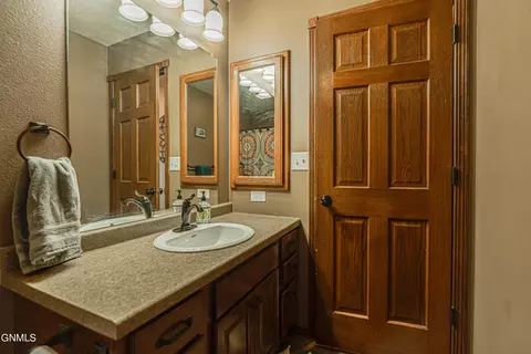Bath - 4819 Calgary Ave E, Bismarck, ND 58503 photo 7 of 7