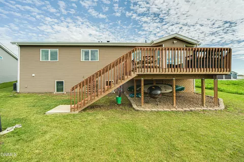 Exterior - 4819 Calgary Ave E, Bismarck, ND 58503 photo 5 of 7