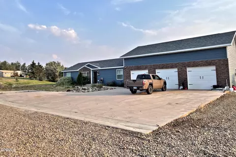 5042 133rd Ave NW, Williston, ND 58801 photo 2