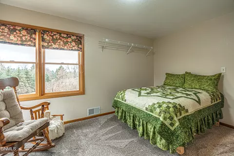 Bedroom - 3105 Dublin Dr, Bismarck, ND 58503 photo 6 of 10