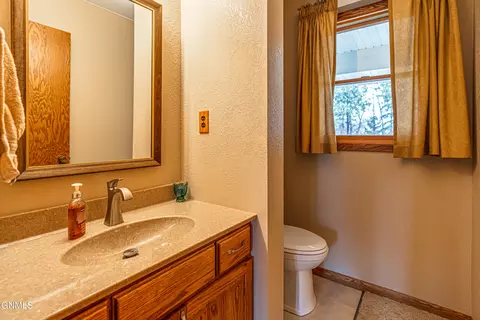 Bath - 3105 Dublin Dr, Bismarck, ND 58503 photo 1 of 14