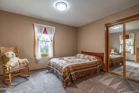 Bedroom - 3105 Dublin Dr, Bismarck, ND 58503 photo 8 of 10