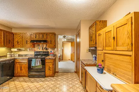 Kitchen - 3105 Dublin Dr, Bismarck, ND 58503 photo 1 of 7