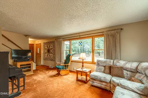 Living - 3105 Dublin Dr, Bismarck, ND 58503 photo 4 of 5