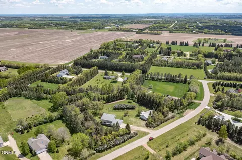 View/Area - 3105 Dublin Dr, Bismarck, ND 58503 photo 9 of 10