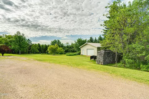Exterior - 3105 Dublin Dr, Bismarck, ND 58503 photo 11 of 22