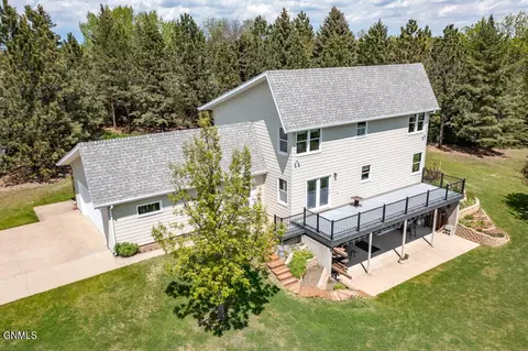Exterior - 3105 Dublin Dr, Bismarck, ND 58503 photo 5 of 22