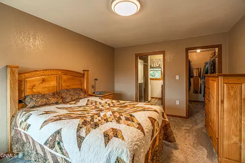 Bedroom - 3105 Dublin Dr, Bismarck, ND 58503 photo 4 of 10