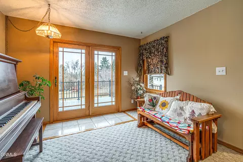 Entry Way - 3105 Dublin Dr, Bismarck, ND 58503 photo 2 of 2