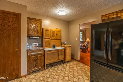 Kitchen - 3105 Dublin Dr, Bismarck, ND 58503 photo 7 of 7