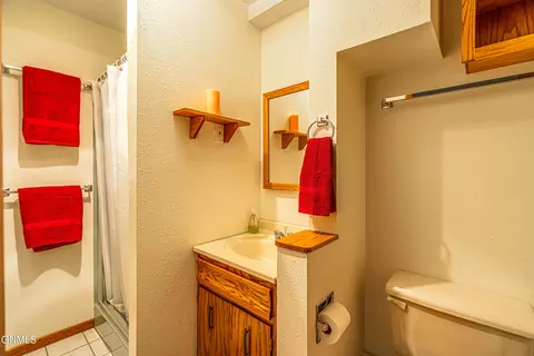 Bath - 3105 Dublin Dr, Bismarck, ND 58503 photo 12 of 14