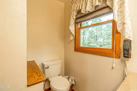 Bath - 3105 Dublin Dr, Bismarck, ND 58503 photo 6 of 14