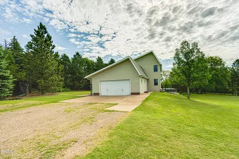 Exterior - 3105 Dublin Dr, Bismarck, ND 58503 photo 12 of 22