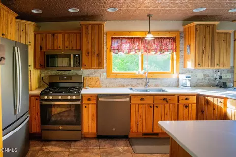 Kitchen - 5575 Co Rd 63, Adrian, ND 58472 photo 3 of 9