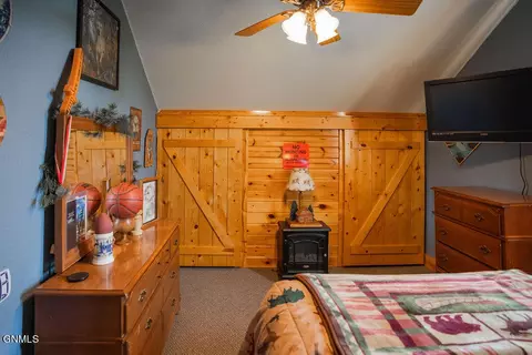 Bedroom - 5575 Co Rd 63, Adrian, ND 58472 photo 5 of 5