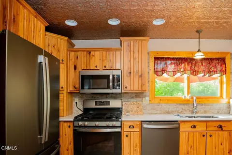 Kitchen - 5575 Co Rd 63, Adrian, ND 58472 photo 4 of 9