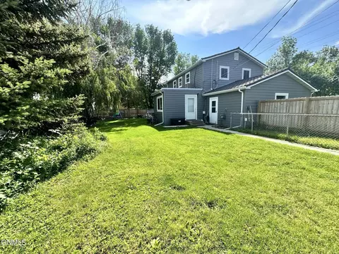 Exterior - 117 18th St E, Williston, ND 58801 photo 7 of 9