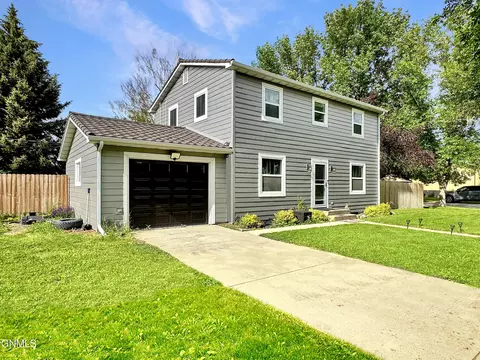 117 18th St E, Williston, ND 58801