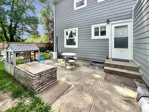 Exterior - 117 18th St E, Williston, ND 58801 photo 5 of 9