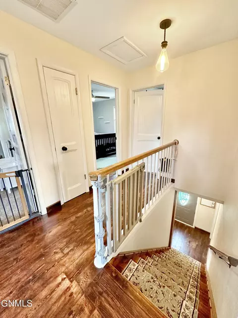 Entry Way - 117 18th St E, Williston, ND 58801 photo 5 of 6