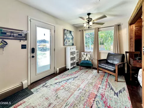 Entry Way - 117 18th St E, Williston, ND 58801 photo 3 of 6