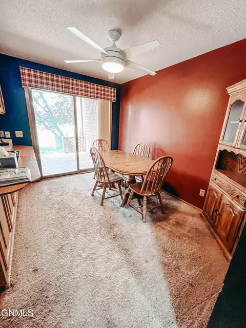 2213 Main Ct, Williston, ND 58801 photo 9