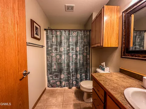 2100 Sundancer Loop SE, Mandan, ND 58554 photo 20