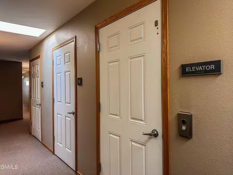 2100 Sundancer Loop SE, Mandan, ND 58554 photo 37