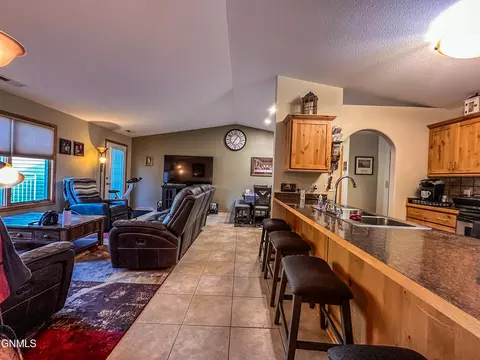 2100 Sundancer Loop SE, Mandan, ND 58554 photo 31