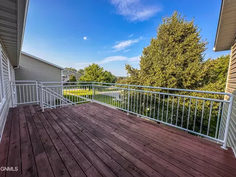 2100 Sundancer Loop SE, Mandan, ND 58554 photo 33
