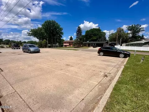 2812 E Rosser Ave, Bismarck, ND 58501 photo 14