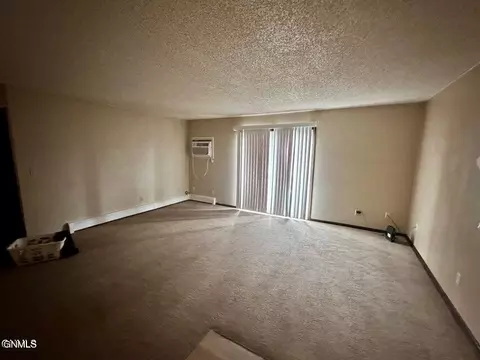 2812 E Rosser Ave, Bismarck, ND 58501 photo 6