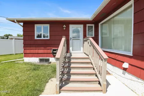 501 12th St W, Williston, ND 58801 photo 28