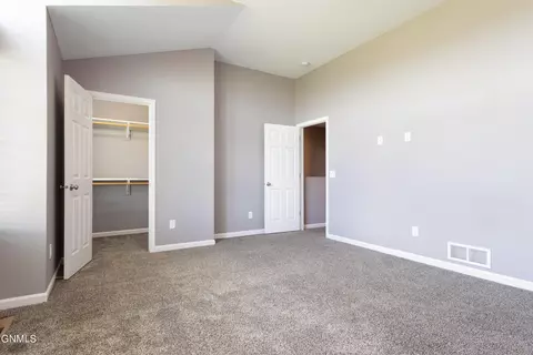 4001 E Calgary Ave, Bismarck, ND 58503 photo 13
