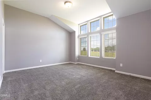 4001 E Calgary Ave, Bismarck, ND 58503 photo 12