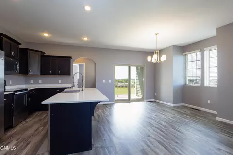 4001 E Calgary Ave, Bismarck, ND 58503 photo 3