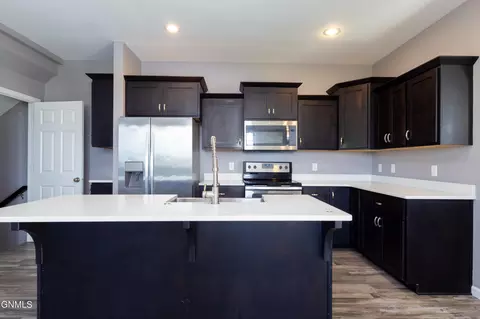 4001 E Calgary Ave, Bismarck, ND 58503 photo 6