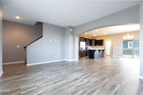 4001 E Calgary Ave, Bismarck, ND 58503 photo 9