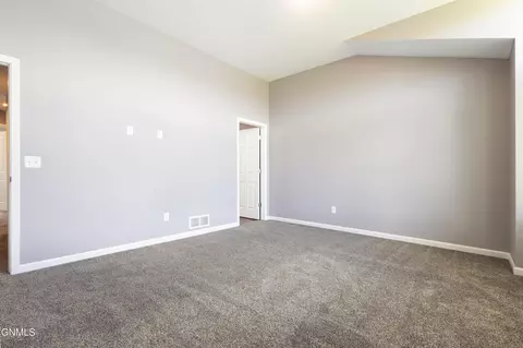 4001 E Calgary Ave, Bismarck, ND 58503 photo 14