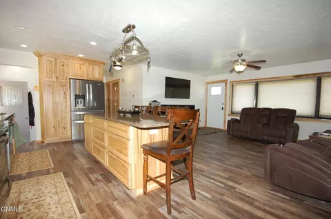 718 9th St SW, Sidney, MT 59270 photo 4