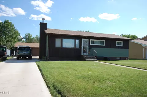 718 9th St SW, Sidney, MT 59270